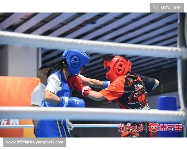 十五运会拳击冠军走进校园开展公益活动激发青少年体育热情